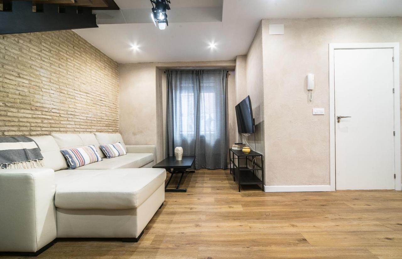 Rey De Sevilla Flats - Duplex Museo Bagian luar foto